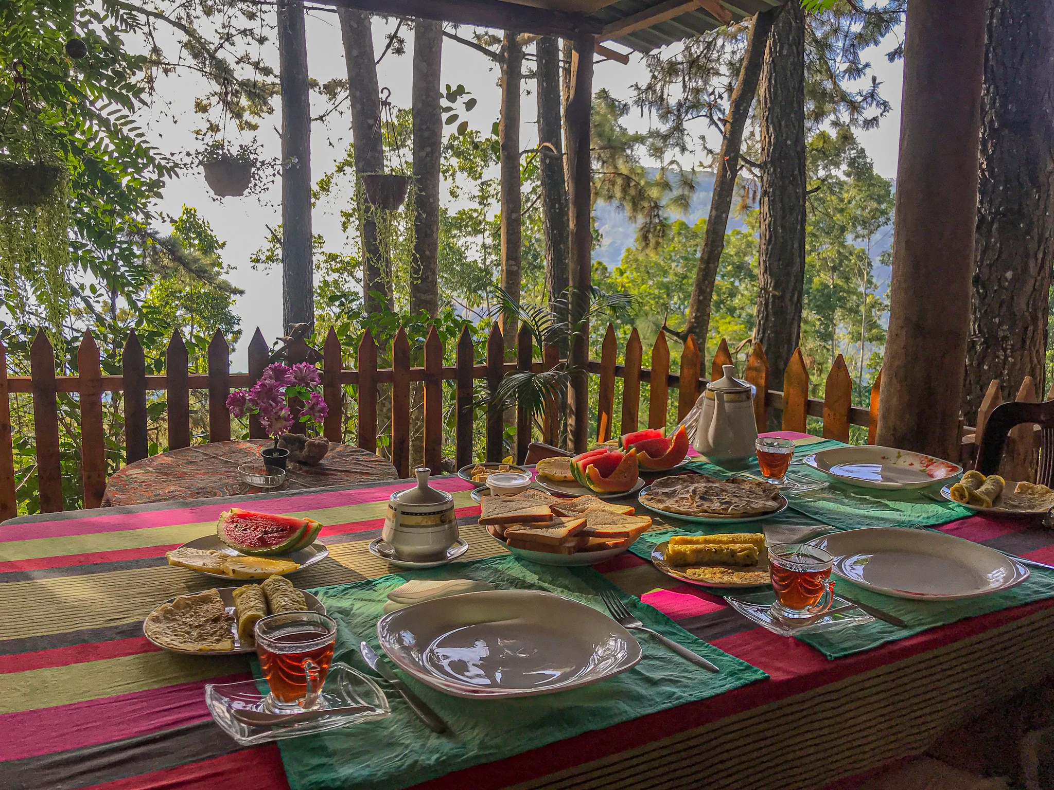 Backpacking Sri Lanka with brekki at Ella Gap View Resort