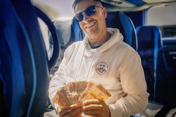 Budget to Sousse - Far Out with a sum of them old Dinar's